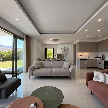 Luxury Pool 5 Bedrooms Tuerkbuekue