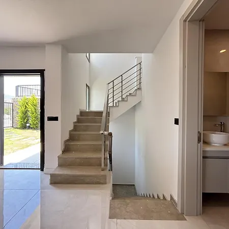 Villa Luxury Pool 5 Bedrooms Tuerkbuekue Bodrum