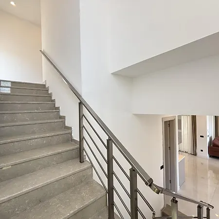Luxury Pool 5 Bedrooms Tuerkbuekue 别墅 *
