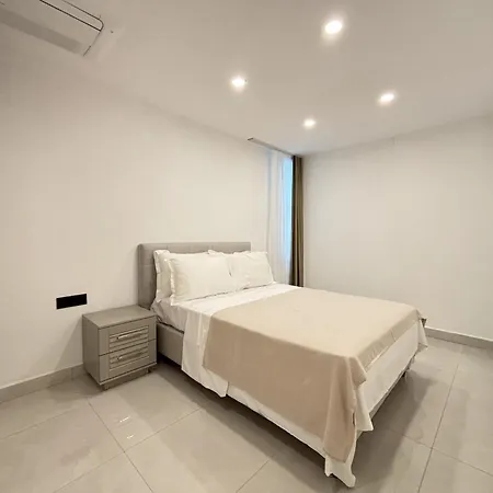 别墅 Luxury Pool 5 Bedrooms Tuerkbuekue *