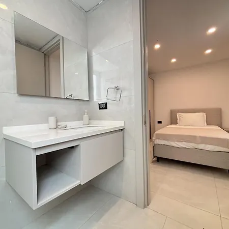 Luxury Pool 5 Bedrooms Tuerkbuekue 别墅 *
