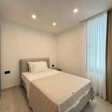 别墅 Luxury Pool 5 Bedrooms Tuerkbuekue 博德鲁姆