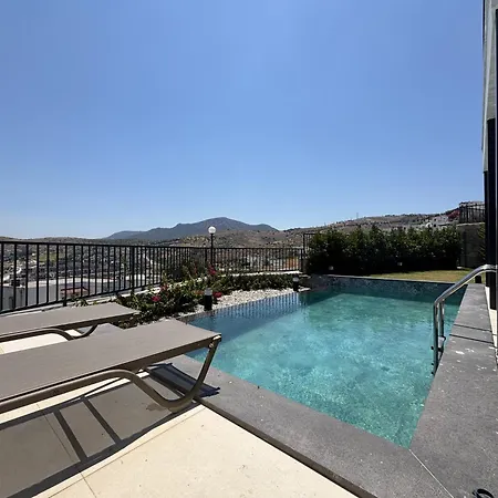 Luxury Pool 5 Bedrooms Tuerkbuekue 博德鲁姆